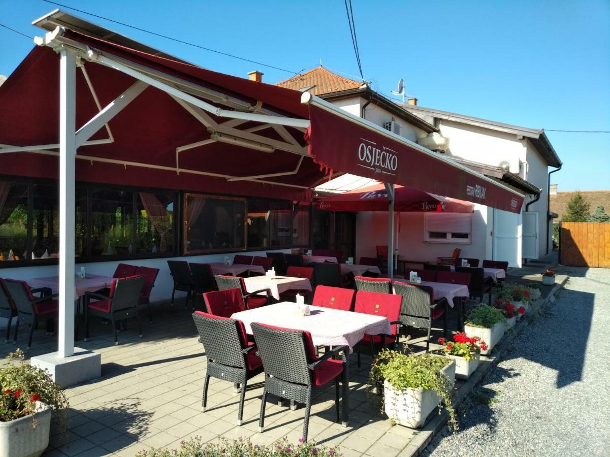 Pansion Ribnjak Nasice Exteriör bild